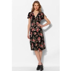 UO| Staring at Stars Flutter Sleeve Midi Dress